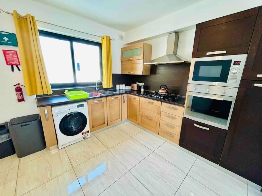 Duplex Whiskey Home 200M Away From The Sea And The Square St. Paul's Bay Ngoại thất bức ảnh
