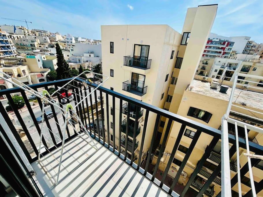 Duplex Whiskey Home 200M Away From The Sea And The Square St. Paul's Bay Ngoại thất bức ảnh