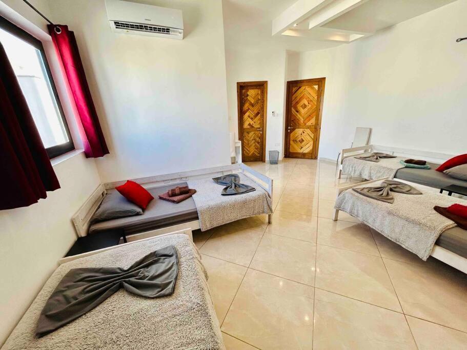 Duplex Whiskey Home 200M Away From The Sea And The Square St. Paul's Bay Ngoại thất bức ảnh